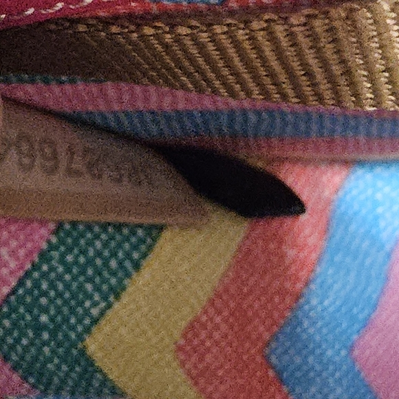 Like New!Dooney And Bourke Ivory/tan leather Shoulder bag - Picture 12 of 15